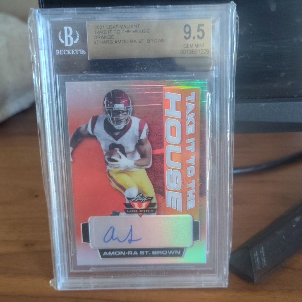 2021 Leaf Valiant - Rising Stock #RS-ARS Amon-Ra St. Brown Beckett 9.5